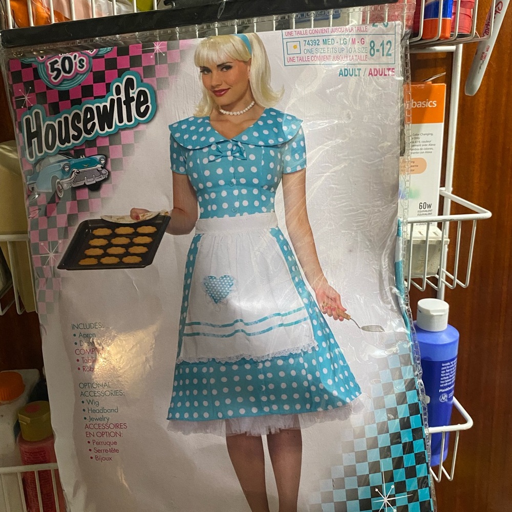 50's Housewife Costume with Polka Dots